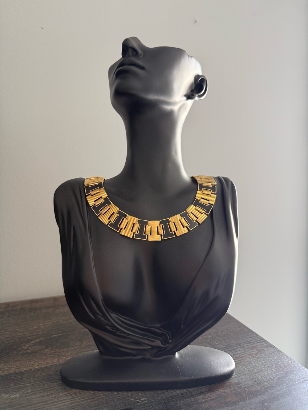 Vintage Monet Cleopatra Choker statement Black Enamel Gold Tone -18” Long EUC - Picture 5 of 7
